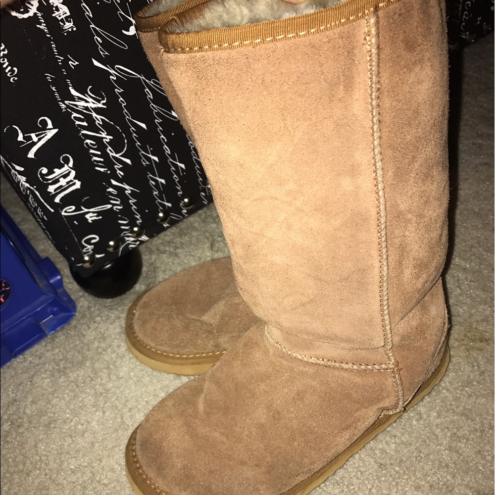 preloved chestnut ugg boots!