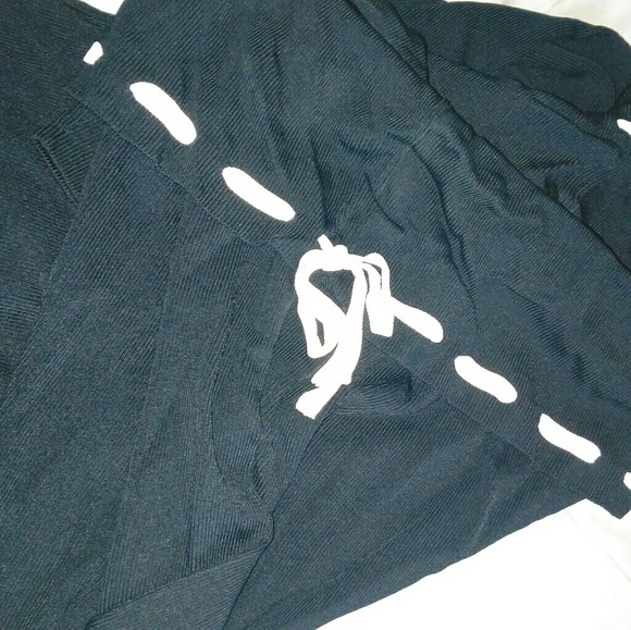 Blouse sz medium - Picture 2 of 3