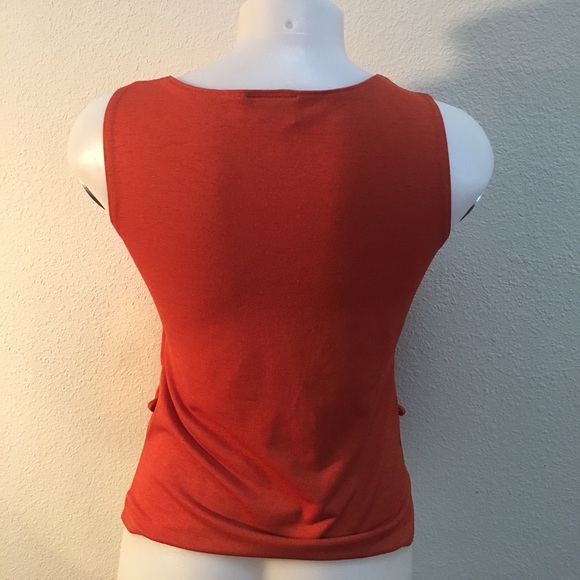 Burnt orange sleeveless blouse - Picture 2 of 2