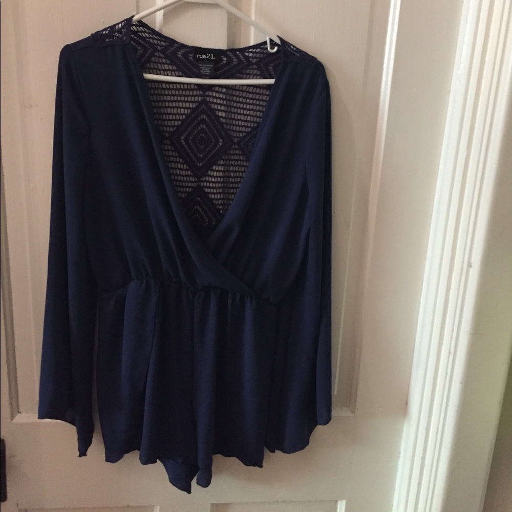 Rue 21 like new size medium top