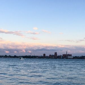 Meet your Posher, Elise