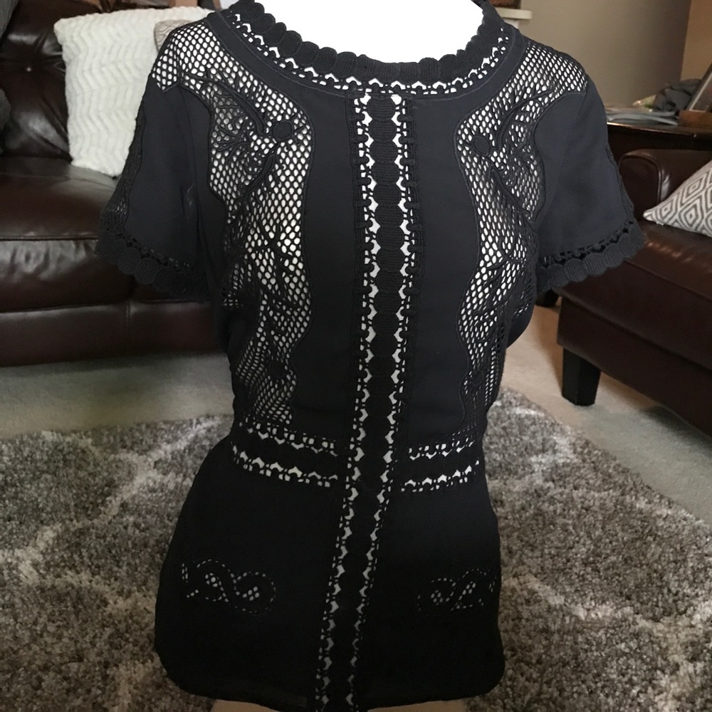 Lace crepe top. Beautiful detailing. Side zip.