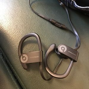Powerbeats wireless 3