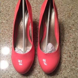 CL by Chinese Laundry Nima Patent Wedge Coral Pump