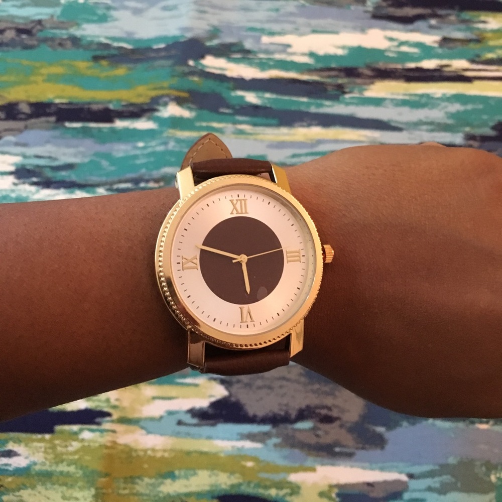 🔴 NWOT Unisex Classic Watch