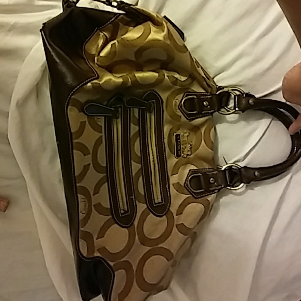 Os Coach purse