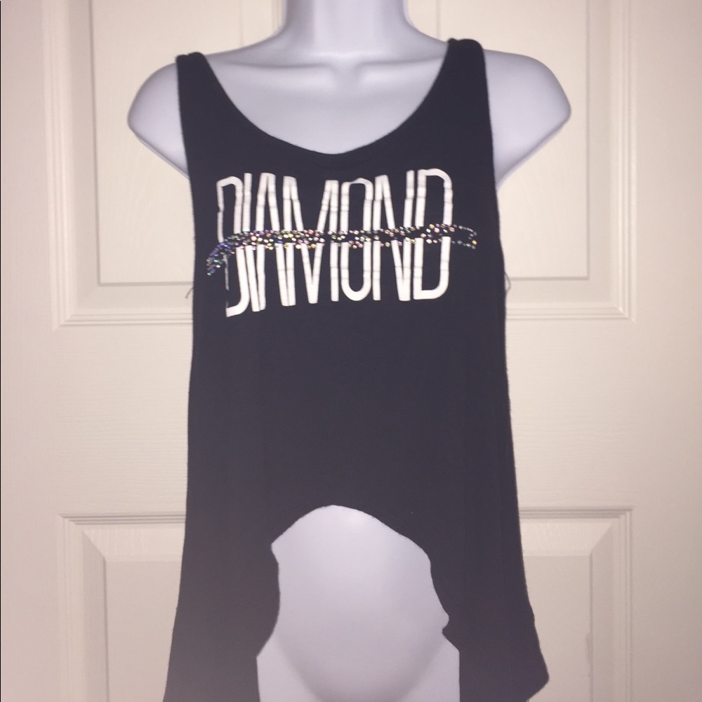 shark bite style "diamond" top