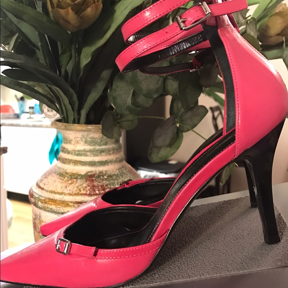 Gianni Bini Fuchsia Strapped Pumps