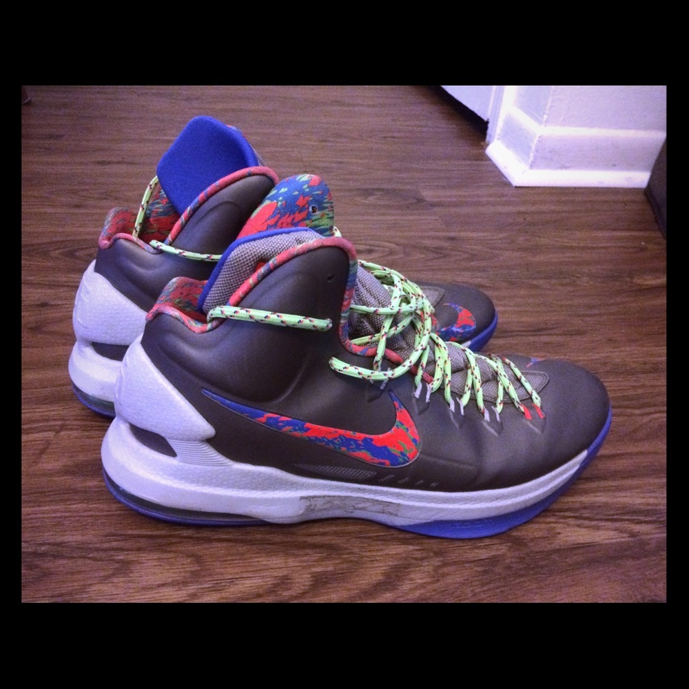 KD 5 "Easter Colorway" Size 11