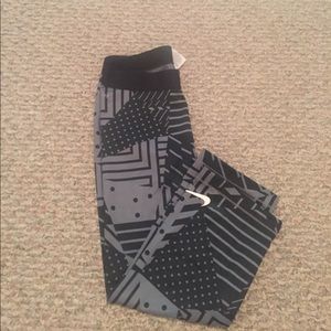 💥💥Nike pro Capri exercise pants