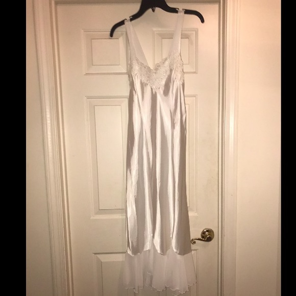 VINTAGE 💜LINEA DONATELLA💜Peignoir Pearl/Lace Set - Picture 4 of 9