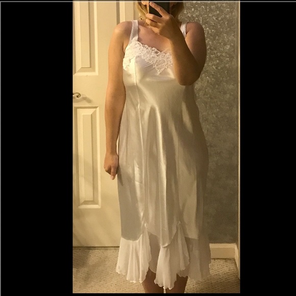 VINTAGE 💜LINEA DONATELLA💜Peignoir Pearl/Lace Set - Picture 8 of 9