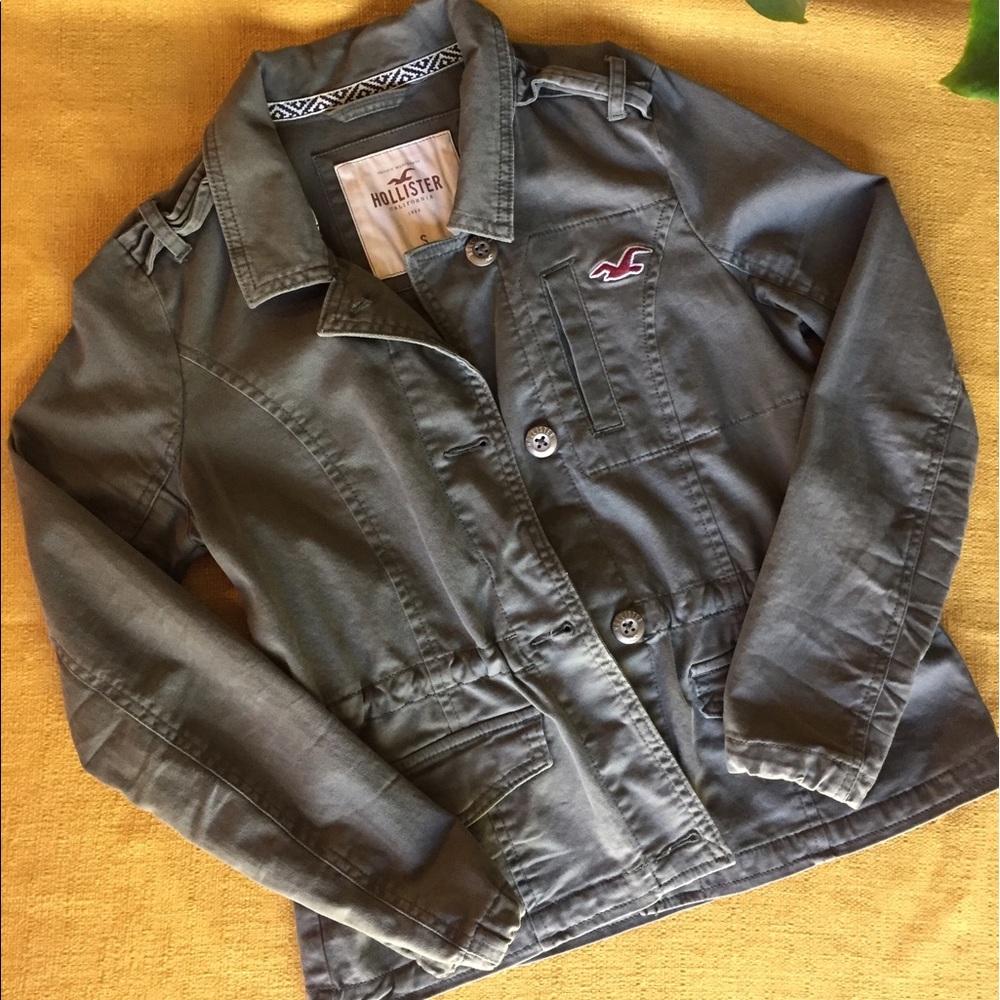 Army Green Jacket!!