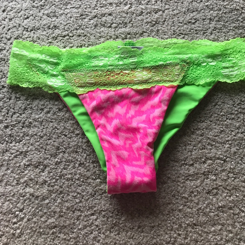 NWOT Beach Bunny L bottoms!