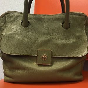 Clara Satchel