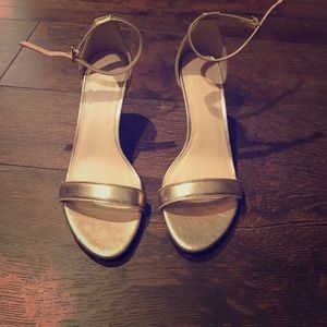 Gold metallic short heels pumps neutral