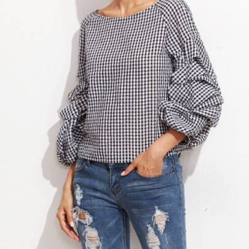 Ruffled sleeved blouse