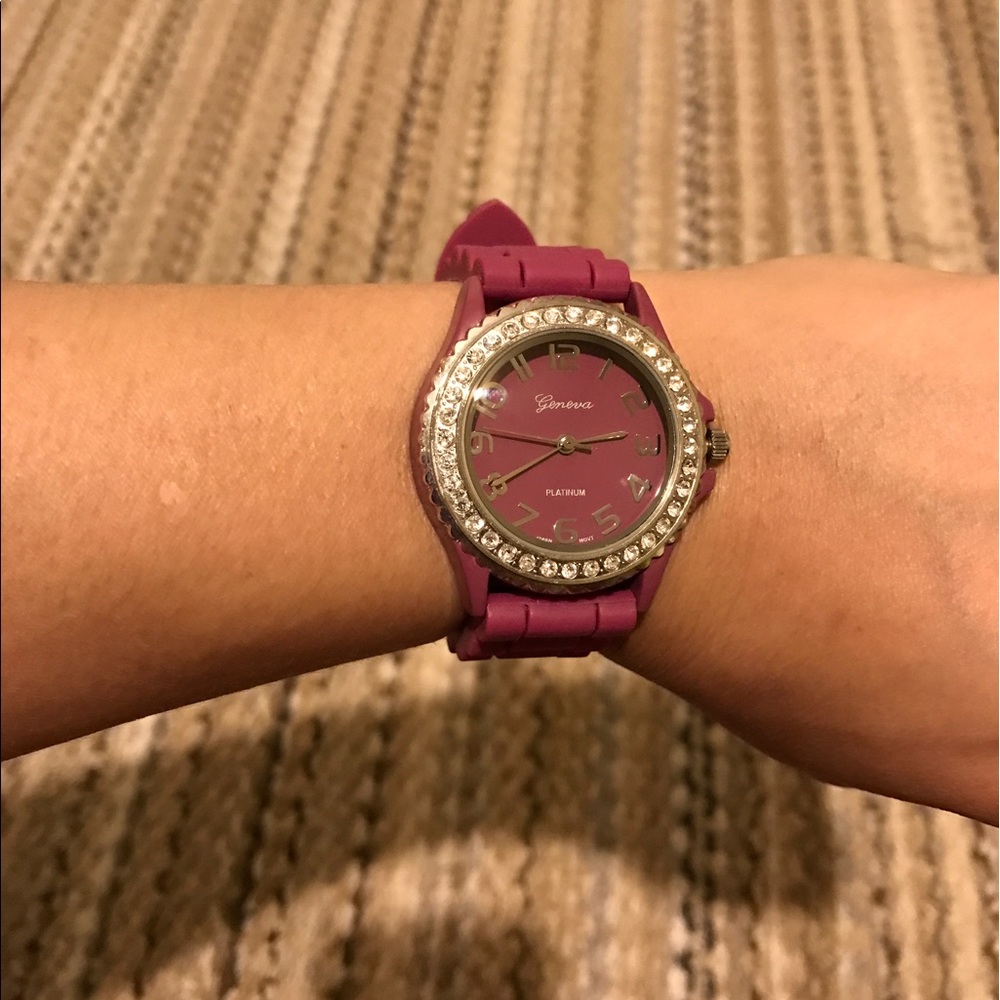 Geneva pink watch♦️