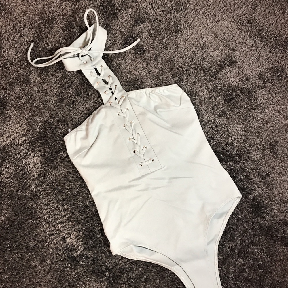 Lace Up Bodysuit🌹