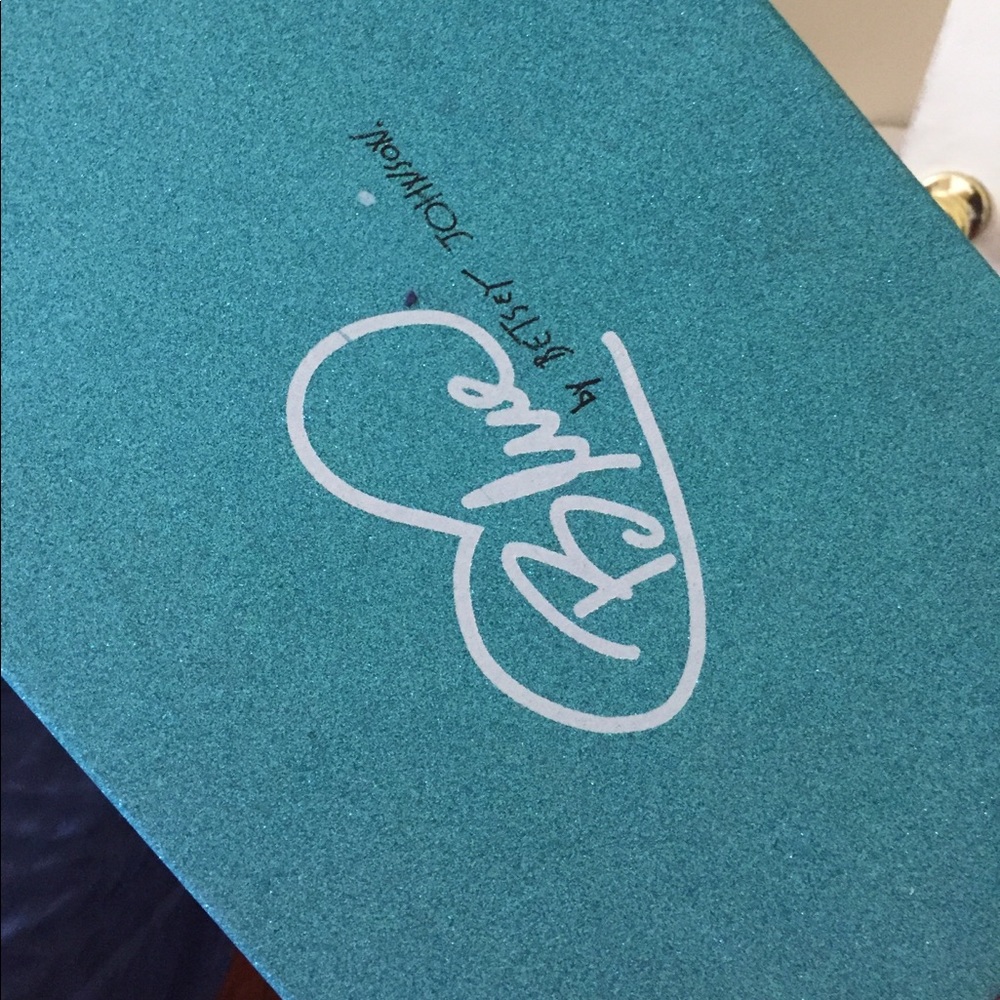 Shoes - Picture 4 of 4
