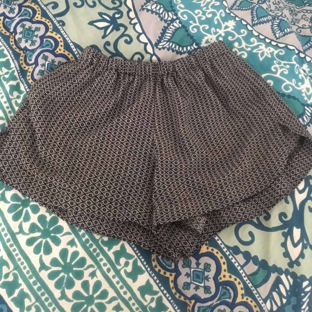 Brandy Melville gray, navy and white shorts