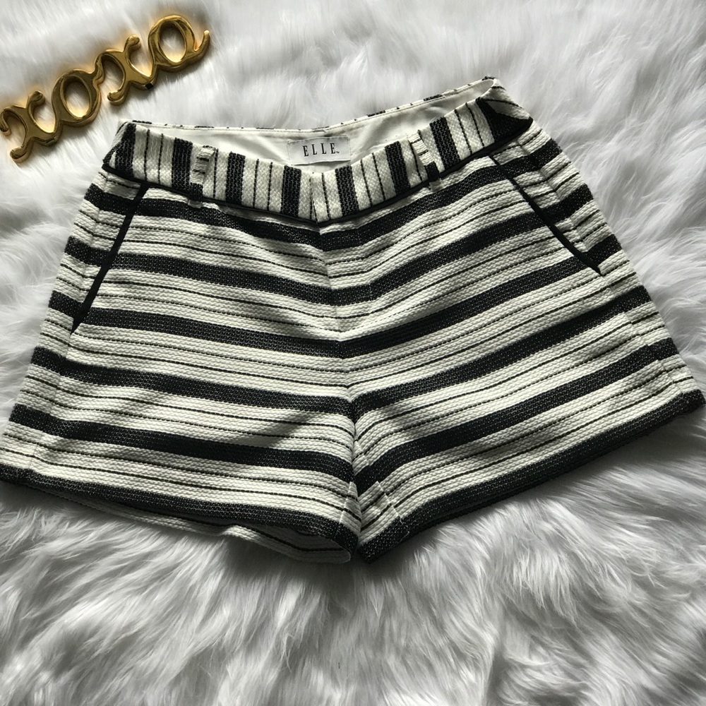 Size 2. Black & White Elle Brand Shorts