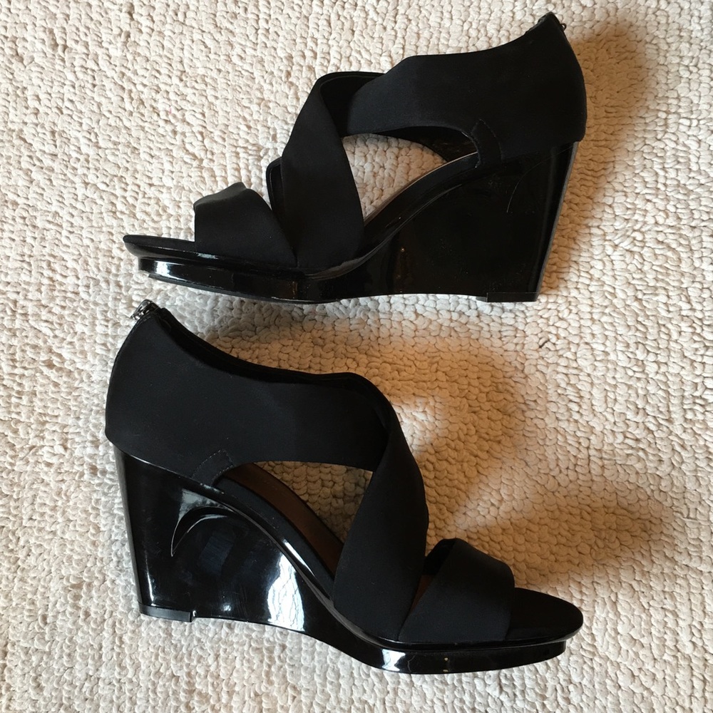 8 Donald J Pliner Black Strappy Wedges - Picture 6 of 8
