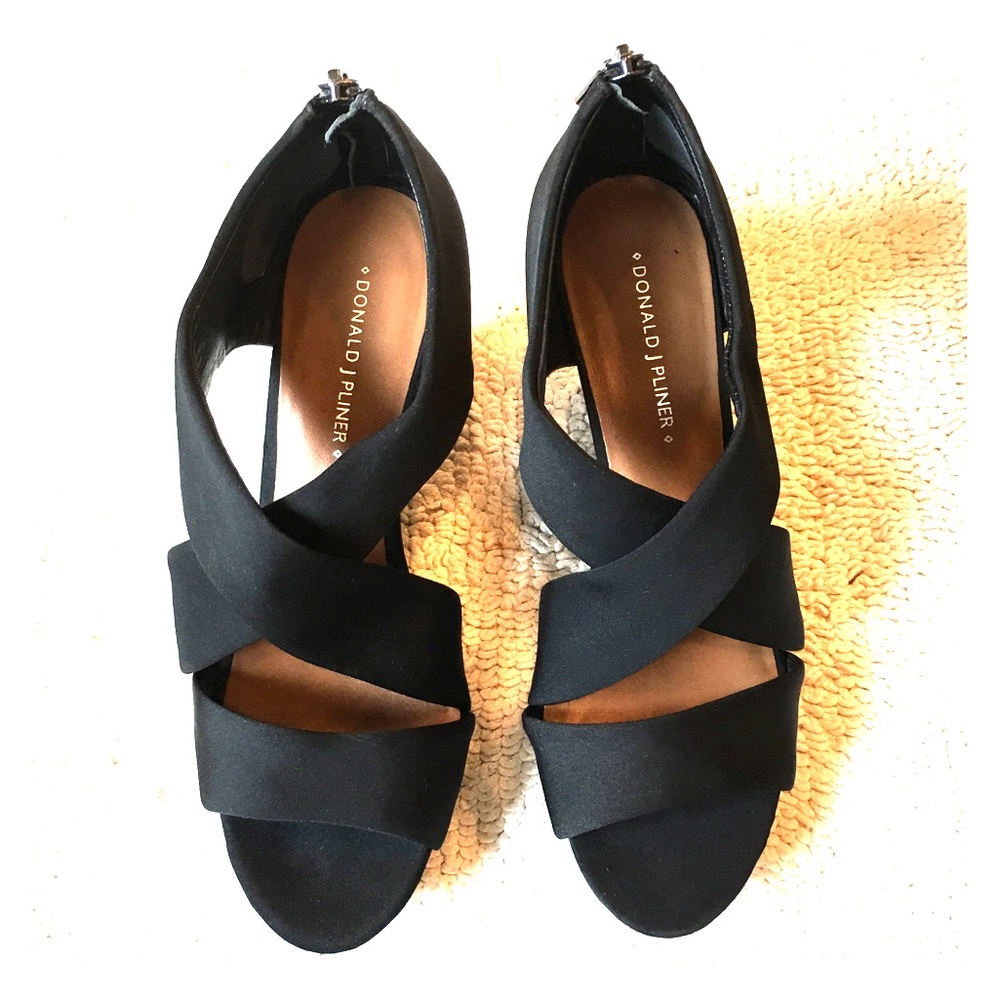 8 Donald J Pliner Black Strappy Wedges - Picture 3 of 8