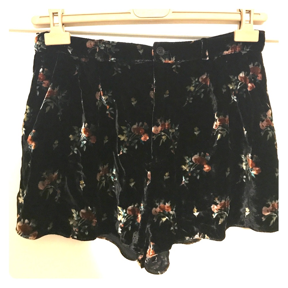 Printed velvet shorts