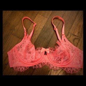 VS Coral Bra, NWOT!