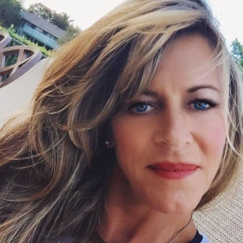 Meet your Posher, Debbie