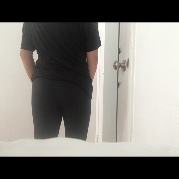 Under armor black, purple & pink design leggings - Picture 3 of 3