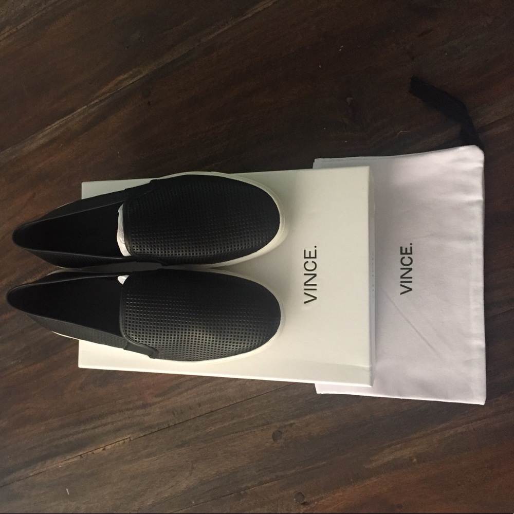 NEW Vince Blair 5 Women's Slip Ons, Black Sz 8.5