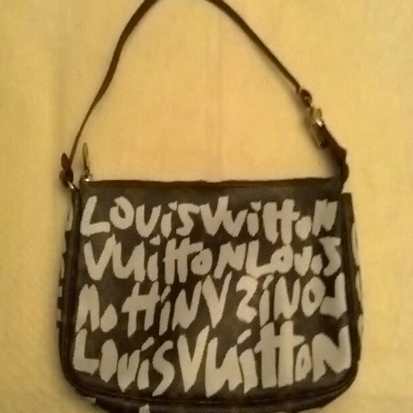 SOLD Authentic Louis Vuitton Purse - Picture 2 of 7