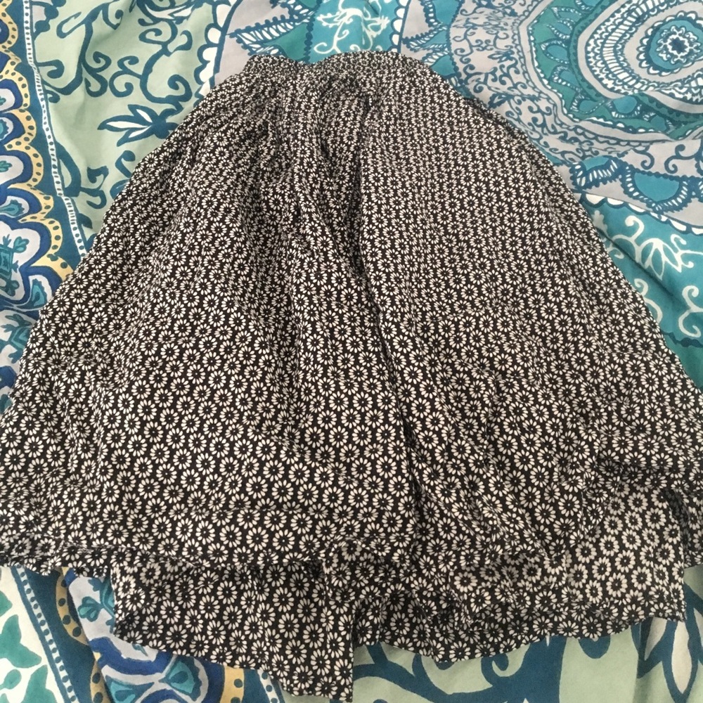 Brandy Melville black and white skirt