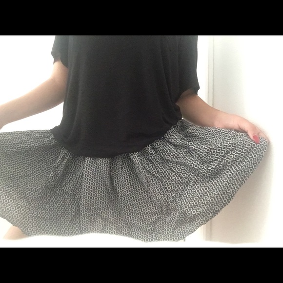 Brandy Melville black and white skirt - Picture 3 of 3