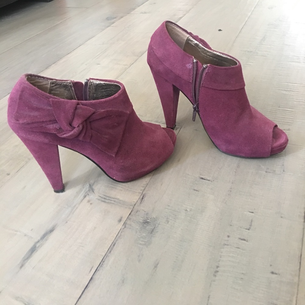 Steve Madden bow booties