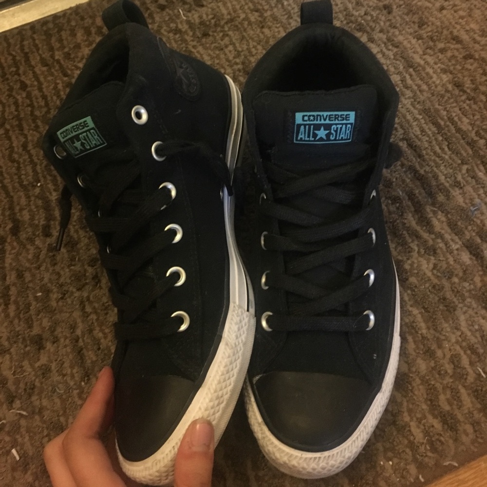 1 Pair Black Cabvas Converse Sneakers