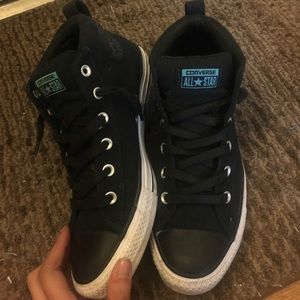 1 Pair Black Cabvas Converse Sneakers