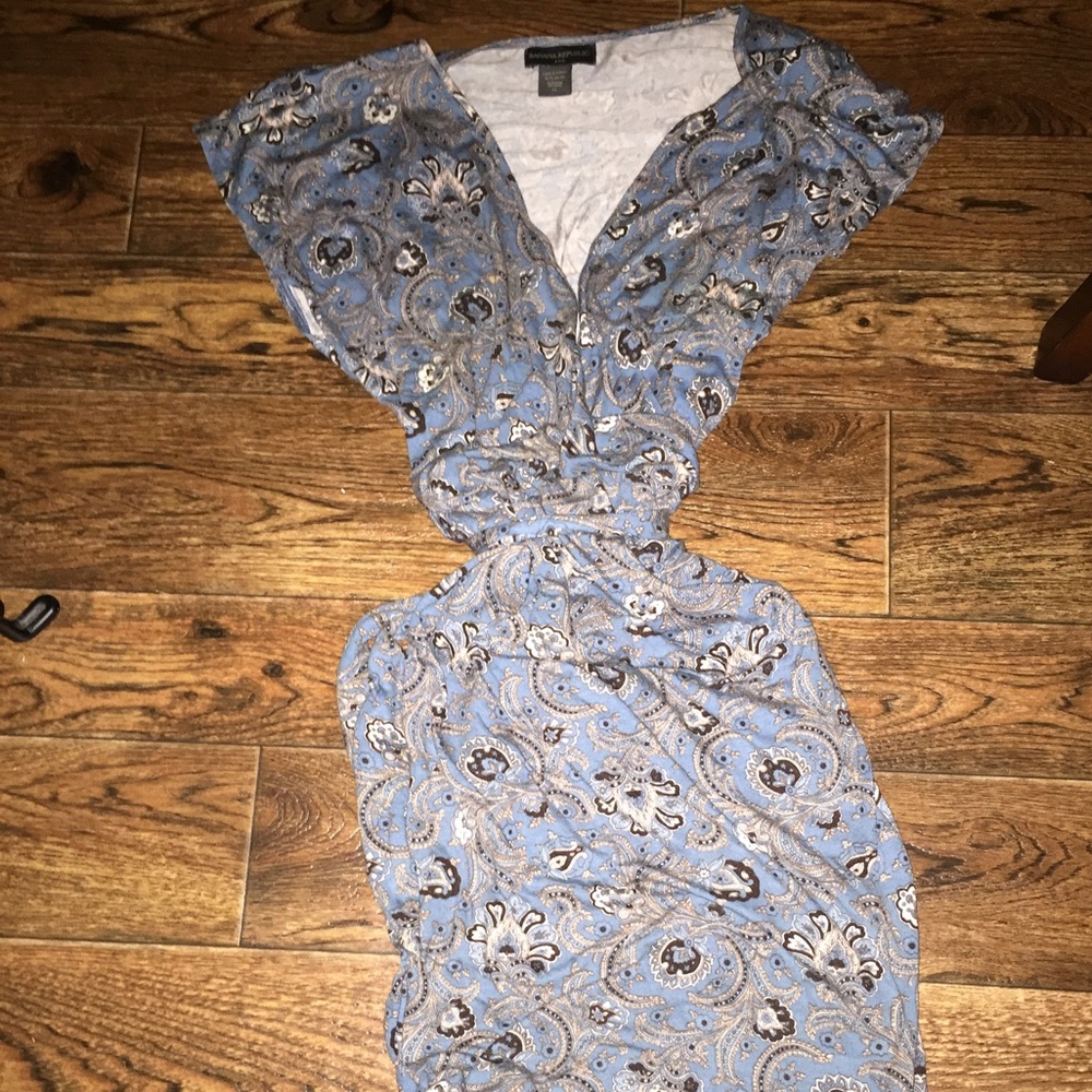 👗🕶 Banana Republic Floral Wrap Dress