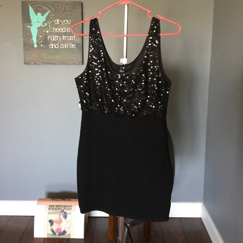 Black sequined dress