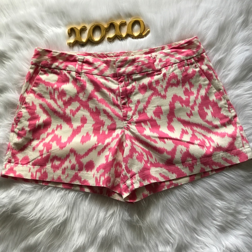Ann Taylor Loft Pink & White Print Shorts. Size 6