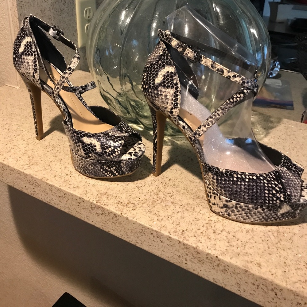 Gianni bini brand new snakeskin heels
