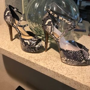 Gianni bini brand new snakeskin heels