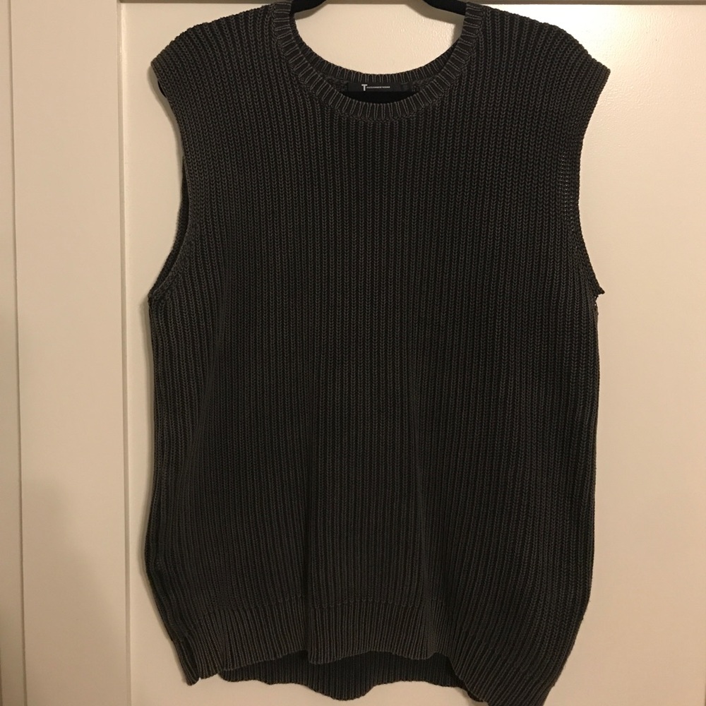 Ribbed sleeveless knit