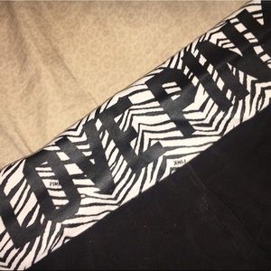 VS PINK Zebra Print Crop Yoga Pants