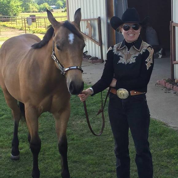 Meet your Posher, Katie Jones. - Picture 3 of 16