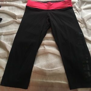 VS PINK REVERSIBLE CROP LEGGING