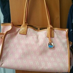 Dooney & Bourke hanbag