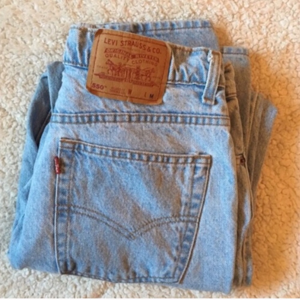 High Waisted Levi's - Picture 1 of 2